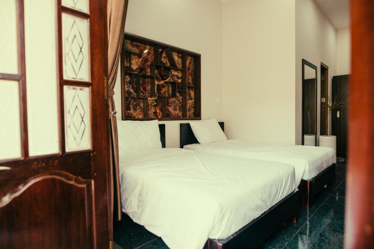 House Of Ly Apartment Hue Exterior photo