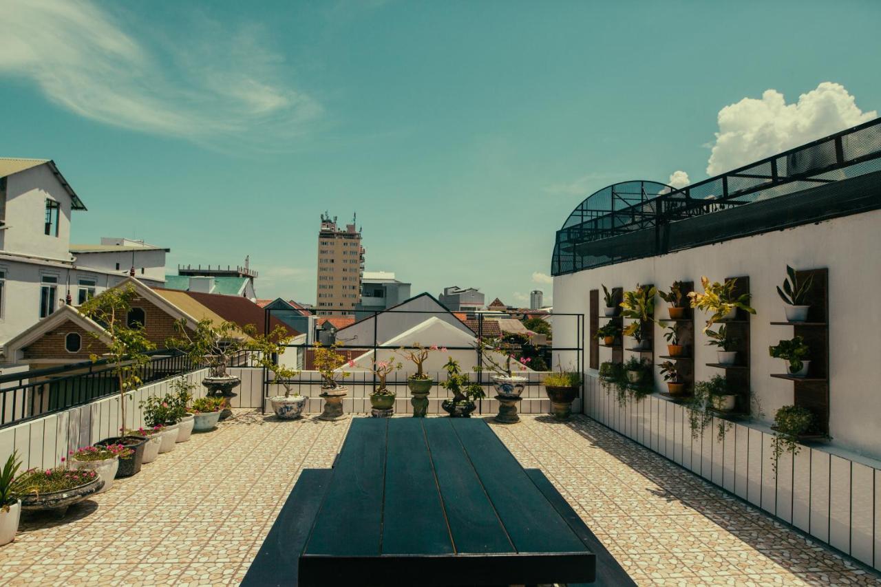 House Of Ly Apartment Hue Exterior photo