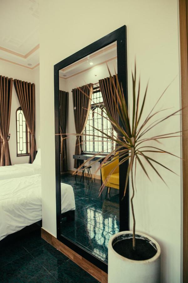 House Of Ly Apartment Hue Exterior photo